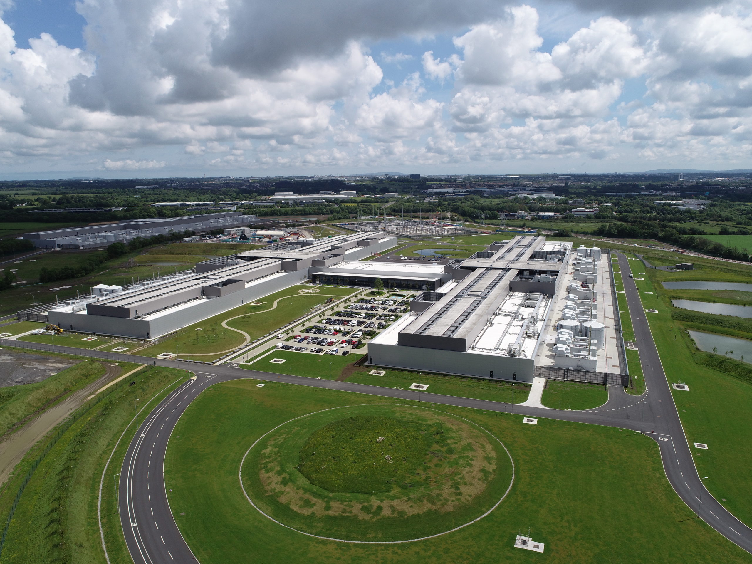 CLN DATA CENTRE, DUBLIN PHASES 1 & 2 J Coffey Construction Ltd